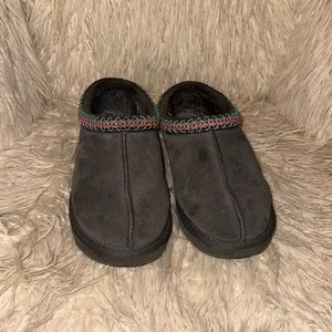 Ugg tazz slippers